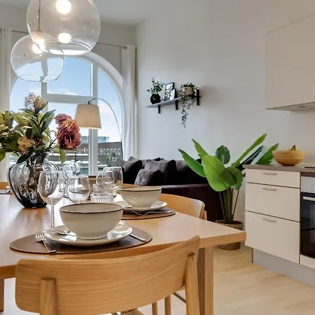Hojloftet Stilfuld Taet Pa Centrum Med Altan * Odense